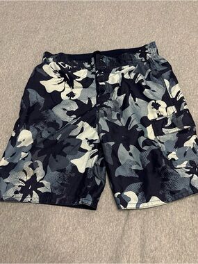 Men's Floral Camo Swim Trunks - Black & Gray Small